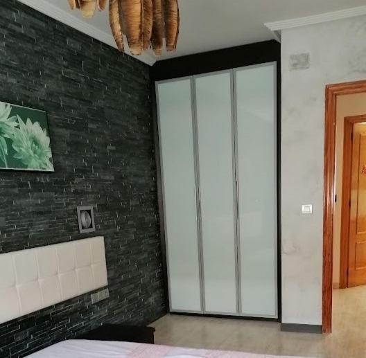 Magnificent 3 Bedroom House Close To The Beach With Community Swimming Pool Санта Пола Экстерьер фото