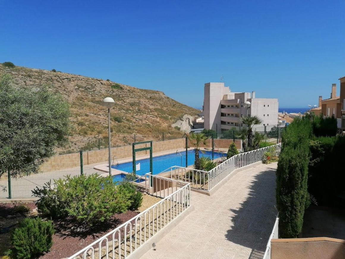 Magnificent 3 Bedroom House Close To The Beach With Community Swimming Pool Санта Пола Экстерьер фото