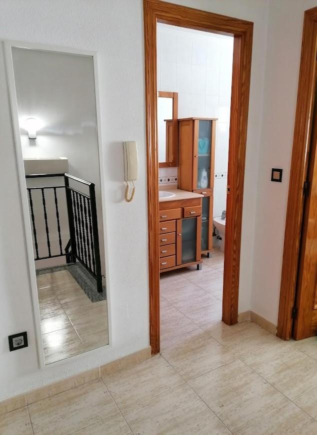 Magnificent 3 Bedroom House Close To The Beach With Community Swimming Pool Санта Пола Экстерьер фото