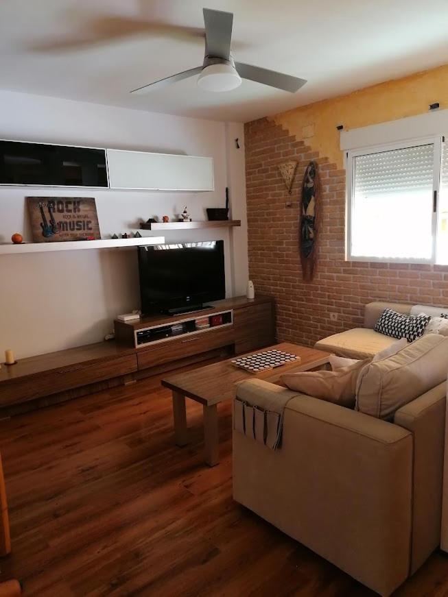Magnificent 3 Bedroom House Close To The Beach With Community Swimming Pool Санта Пола Экстерьер фото