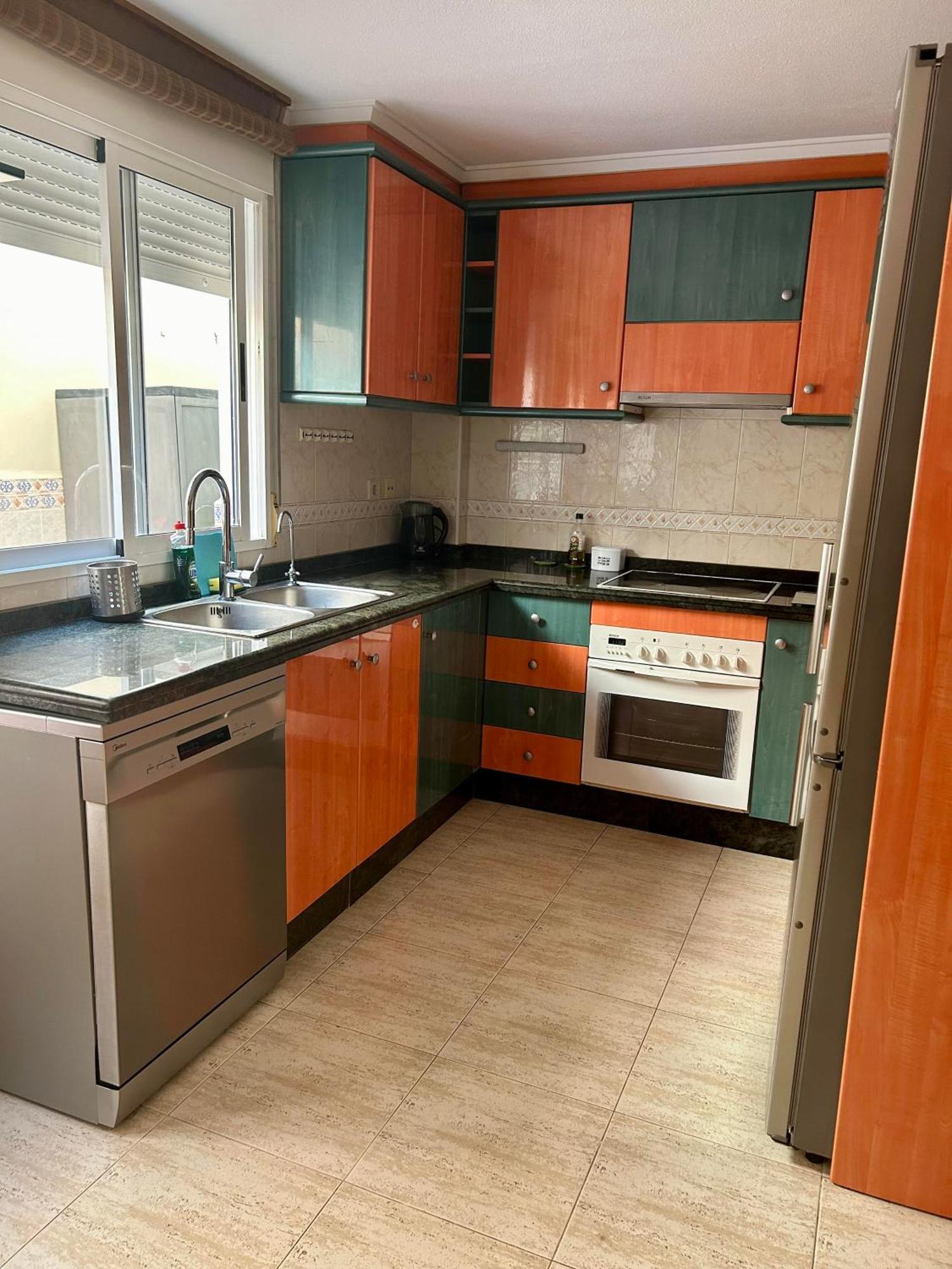 Magnificent 3 Bedroom House Close To The Beach With Community Swimming Pool Санта Пола Экстерьер фото