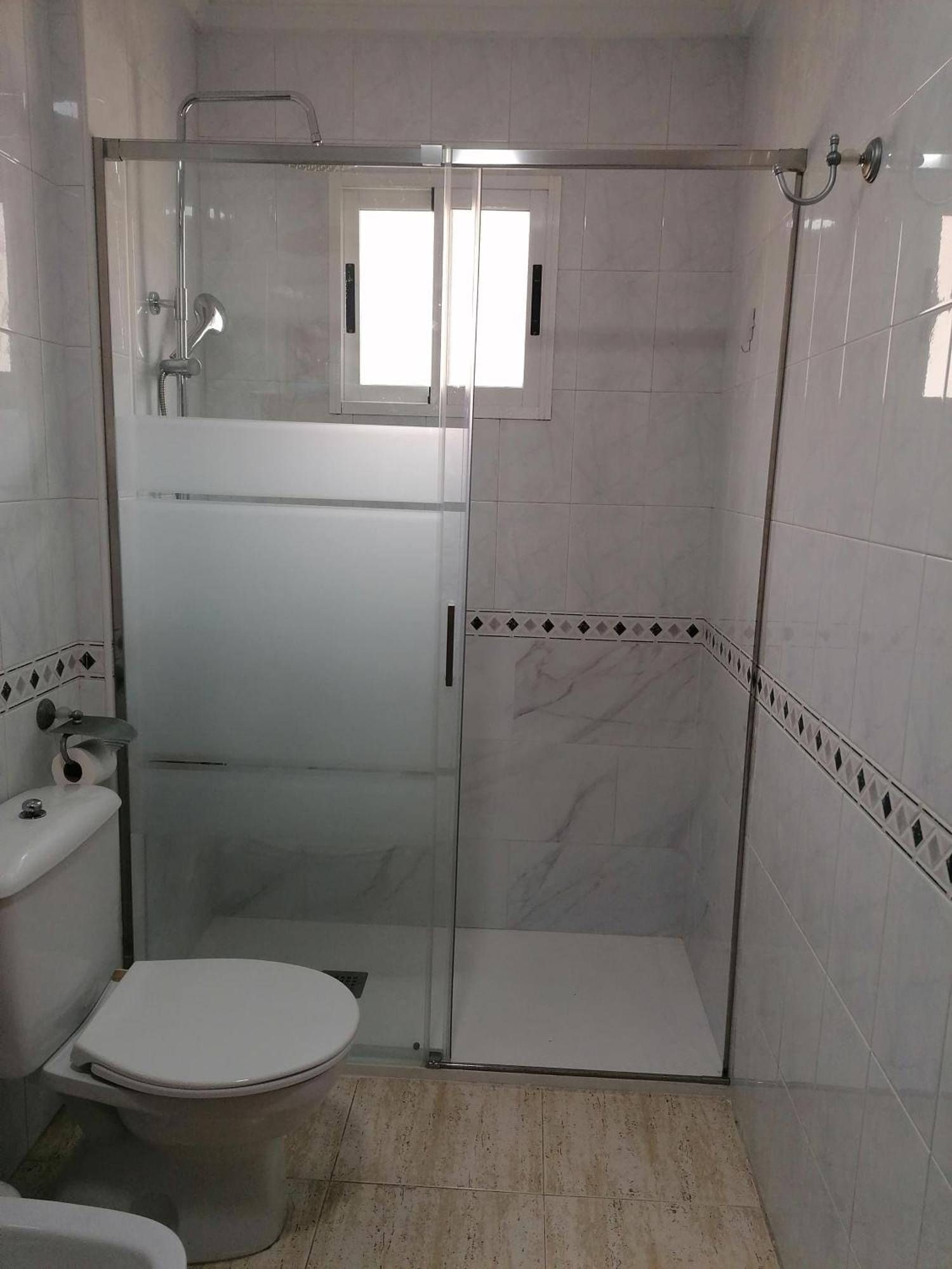 Magnificent 3 Bedroom House Close To The Beach With Community Swimming Pool Санта Пола Экстерьер фото